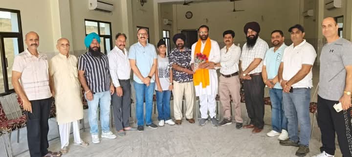 Saini Jagriti Manch felicitated Sandeep Saini on becoming the State Secretary of AAP.